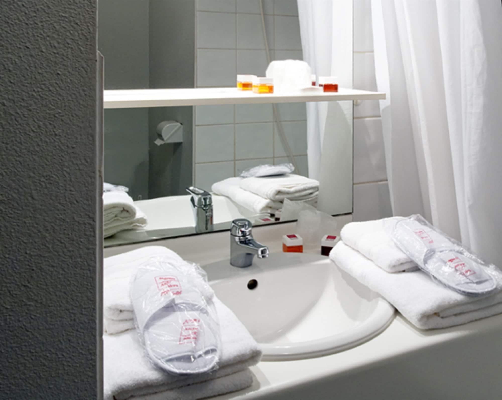 Sejours & Affaires Poitiers Lamartine Bagian luar foto